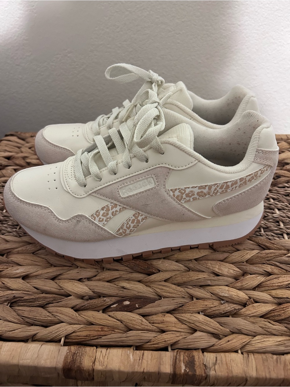 Reebok Platform Sneakers with Leopard Accent women’s size 7.5
